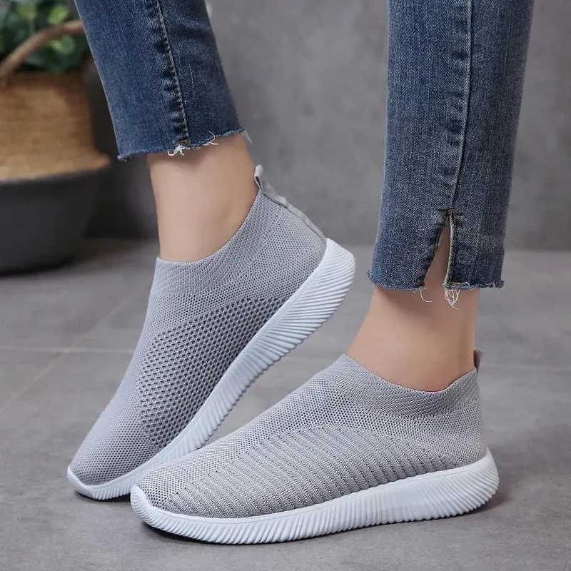 2023 Breathable Mesh Platform Sneakers for Men Slip-on Soft Bottom Unisex Casual Shoes Super Light Comfort Couple Sports Shoes